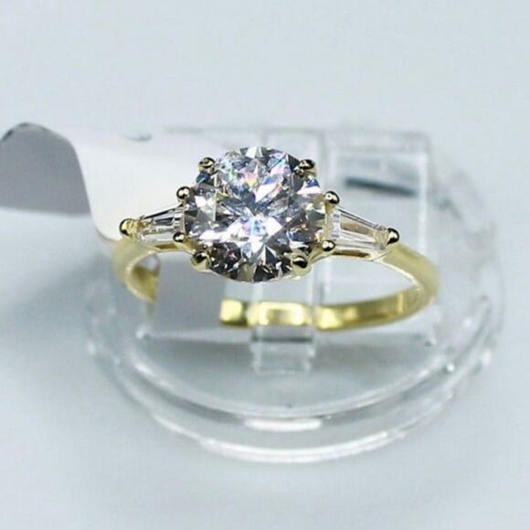 2 Ct Moissanite Engagement Ring Three-Stone Cut Zirconia Accents 18k Gold 6 NWT - Picture 7 of 9